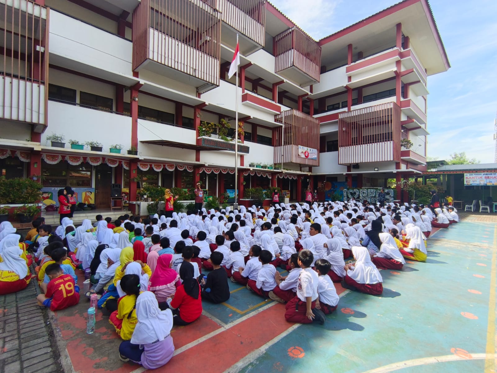 Wisata LiterAsyik Ke SDN Pondok Ranggon 03